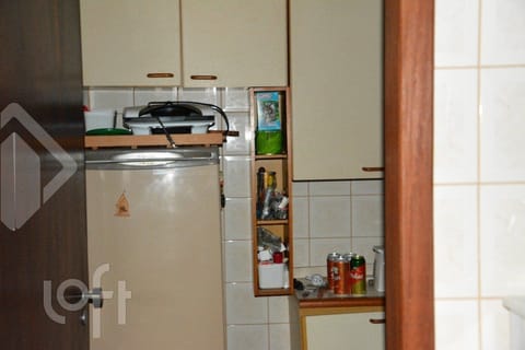 Image 13 - 232006